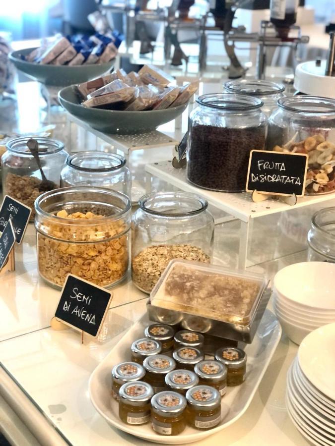 Villa Adriatica Ambienthotels 리미니 외부 사진