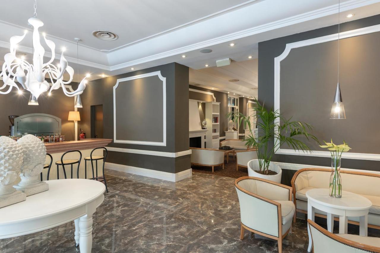Villa Adriatica Ambienthotels 리미니 외부 사진